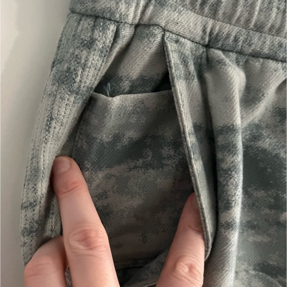 Athleta Farallon Jogger | S | Fog Camo Coast Gray - Picture 4 of 11